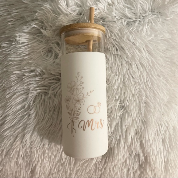 Mrs cup - Picture 2 of 4